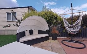 Lakes And Woodlands Overstone Holiday Park